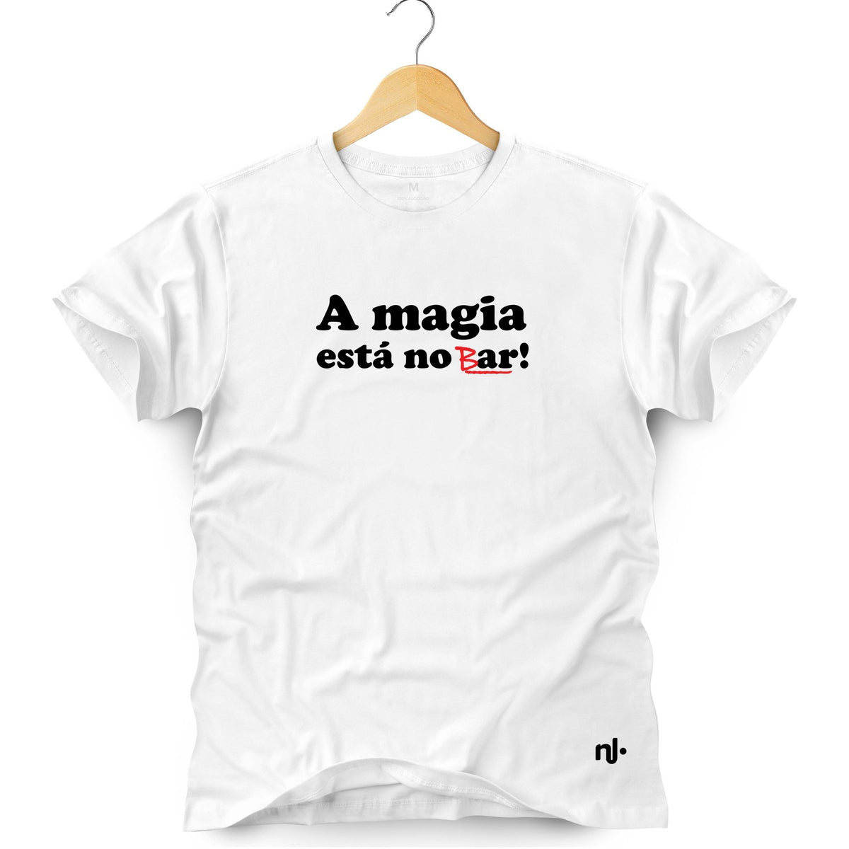 Camiseta Masculina A Magia Está no Bar!